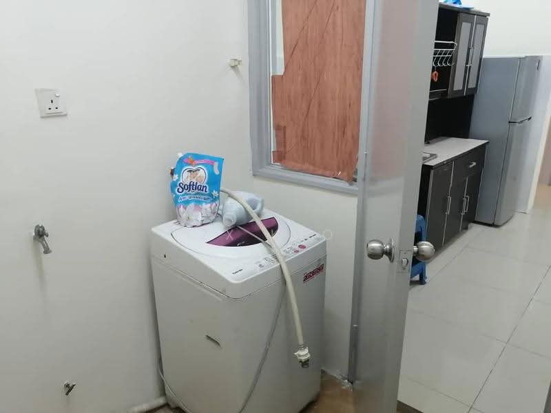 Kondominium untuk Dijual di Platinum Lake PV 15 - ZX KHO - Kitchen - PropertyGuru.com.my