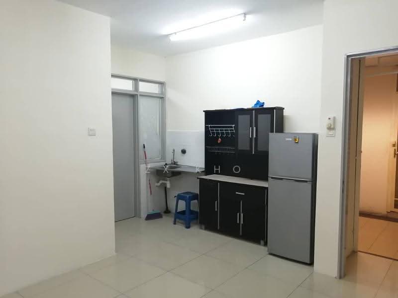 Kondominium untuk Dijual di Platinum Lake PV 15 - ZX KHO - Kitchen - PropertyGuru.com.my