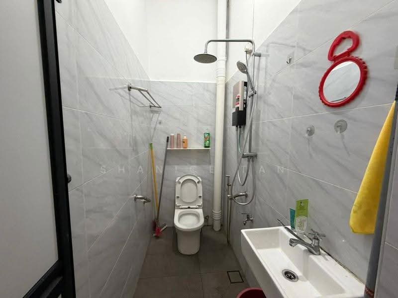 Rumah Teres 1-Tingkat untuk Dijual di Taman Perling (Perling) - Shanice Tan - Bathroom - PropertyGuru.com.my