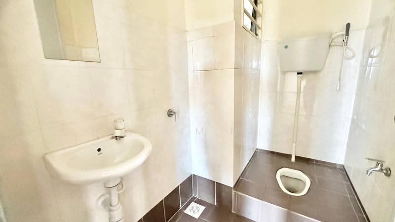 Apartment for Sale at Suria Tropika Apartment - Syahrim Naim - Bathroom - PropertyGuru.com.my