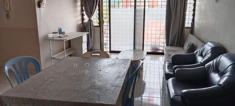 Pangsapuri untuk Disewa di Sri Saujana - Hoy Meng - Living Room - PropertyGuru.com.my