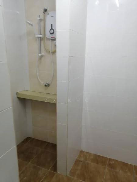 Kondominium untuk Dijual di Platinum Lake PV 16 - ZX KHO - Bathroom - PropertyGuru.com.my