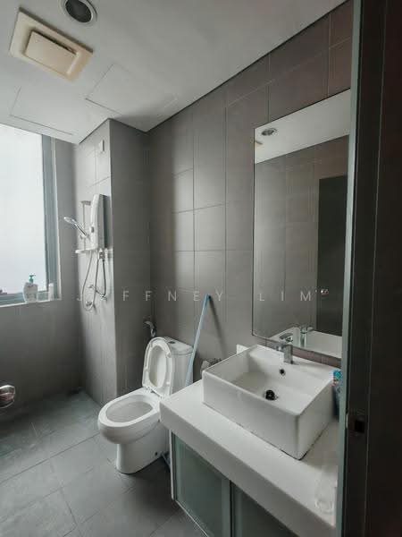 Kediaman Servis untuk Disewa di Mercu Summer Suites - Jeffney Lim - Bathroom - PropertyGuru.com.my