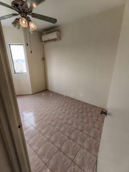 Pangsapuri untuk Dijual di Desaminium Rimba - PJ Low - Interior - PropertyGuru.com.my