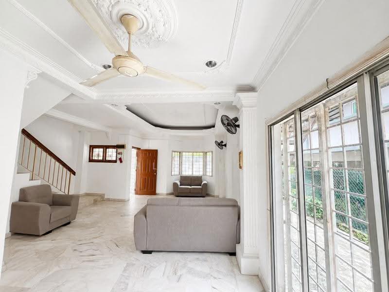 Rumah Berkembar untuk Dijual di Bandar Country Homes (Rawang) - Chloe Kok - PropertyGuru.com.my