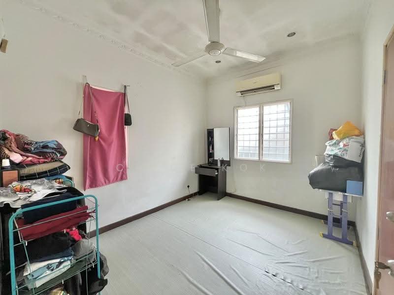 Rumah Berkembar untuk Dijual di Bandar Country Homes (Rawang) - Chloe Kok - PropertyGuru.com.my
