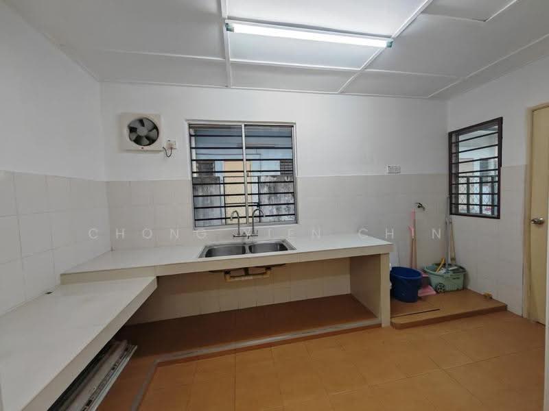 2-storey Terraced House for Sale in Shah Alam (Selangor) - Chong Yien Chin - Kitchen - PropertyGuru.com.my
