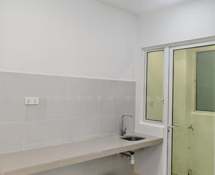 Condominium for Rent at Scenaria @ North Kiara Hills - Samanda Soon - Kitchen - PropertyGuru.com.my