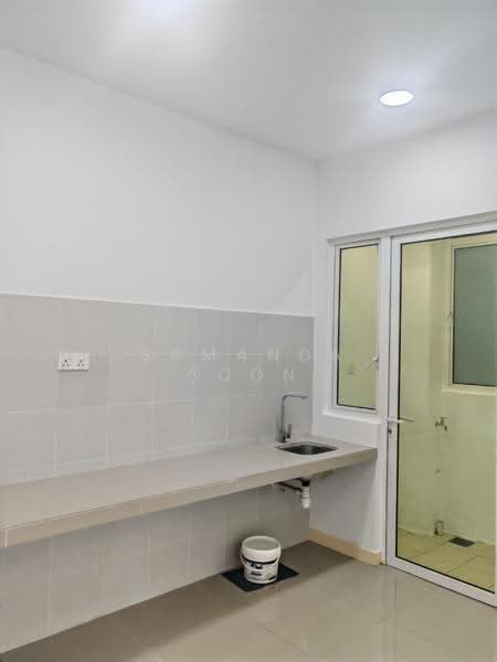 Condominium for Rent at Scenaria @ North Kiara Hills - Samanda Soon - Kitchen - PropertyGuru.com.my