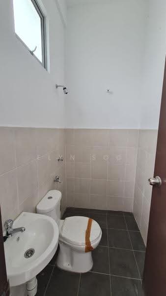 2-storey Terraced House for Sale in Taman Rambai Indah (Jenjarom) - Elyn Soo - Bathroom - PropertyGuru.com.my