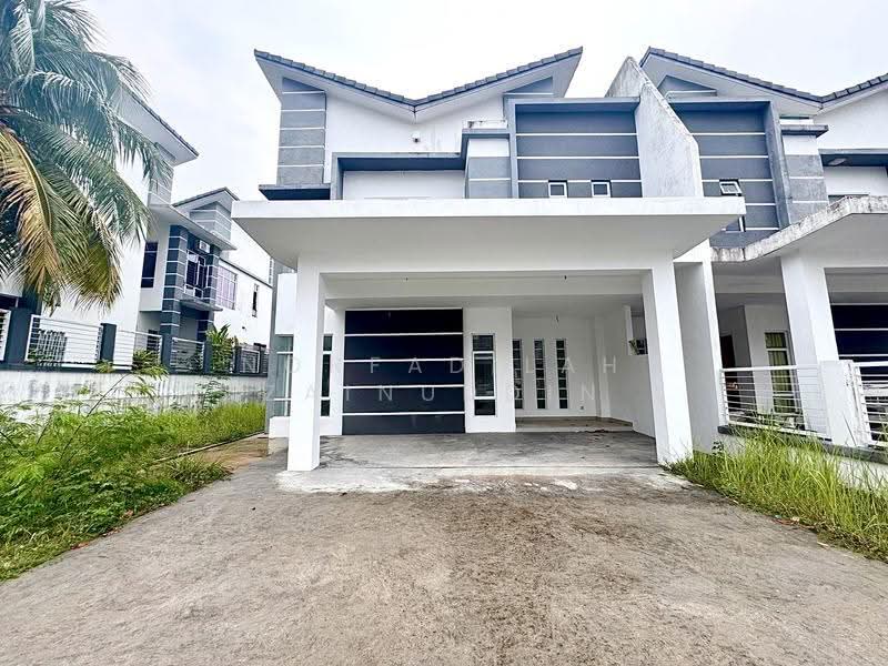 Rumah Berkembar untuk Dijual di Seksyen U10 (Shah Alam) - NORFADILAH ZAINUDDIN - Exterior - PropertyGuru.com.my