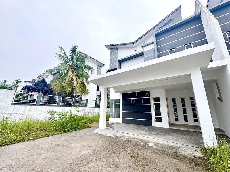 Rumah Berkembar untuk Dijual di Seksyen U10 (Shah Alam) - NORFADILAH ZAINUDDIN - Exterior - PropertyGuru.com.my