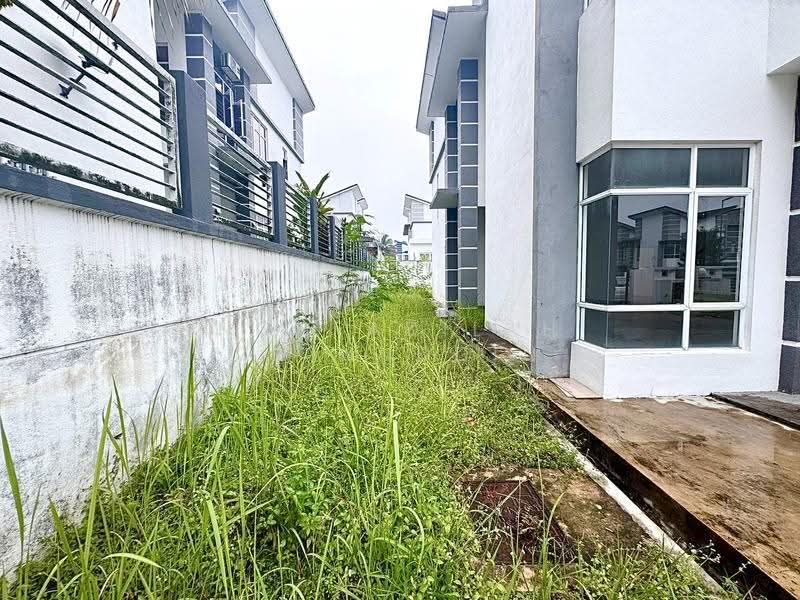 Rumah Berkembar untuk Dijual di Seksyen U10 (Shah Alam) - NORFADILAH ZAINUDDIN - Exterior - PropertyGuru.com.my
