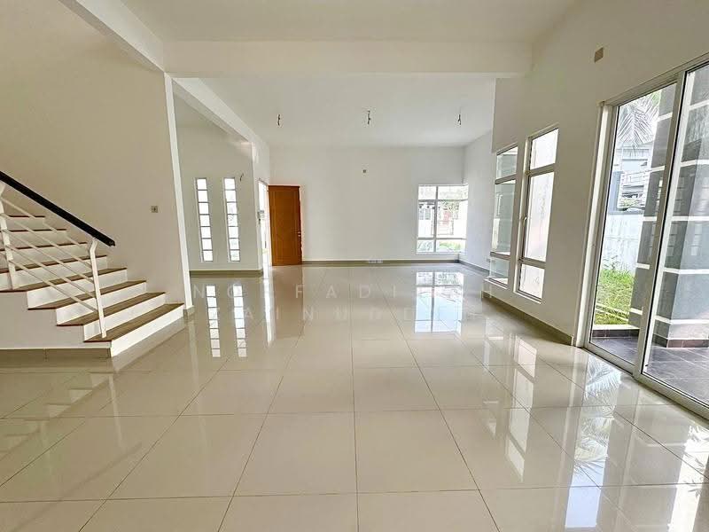 Rumah Berkembar untuk Dijual di Seksyen U10 (Shah Alam) - NORFADILAH ZAINUDDIN - Living Room - PropertyGuru.com.my