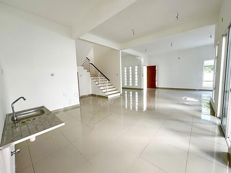 Rumah Berkembar untuk Dijual di Seksyen U10 (Shah Alam) - NORFADILAH ZAINUDDIN - Interior - PropertyGuru.com.my