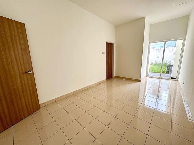 Rumah Berkembar untuk Dijual di Seksyen U10 (Shah Alam) - NORFADILAH ZAINUDDIN - Interior - PropertyGuru.com.my