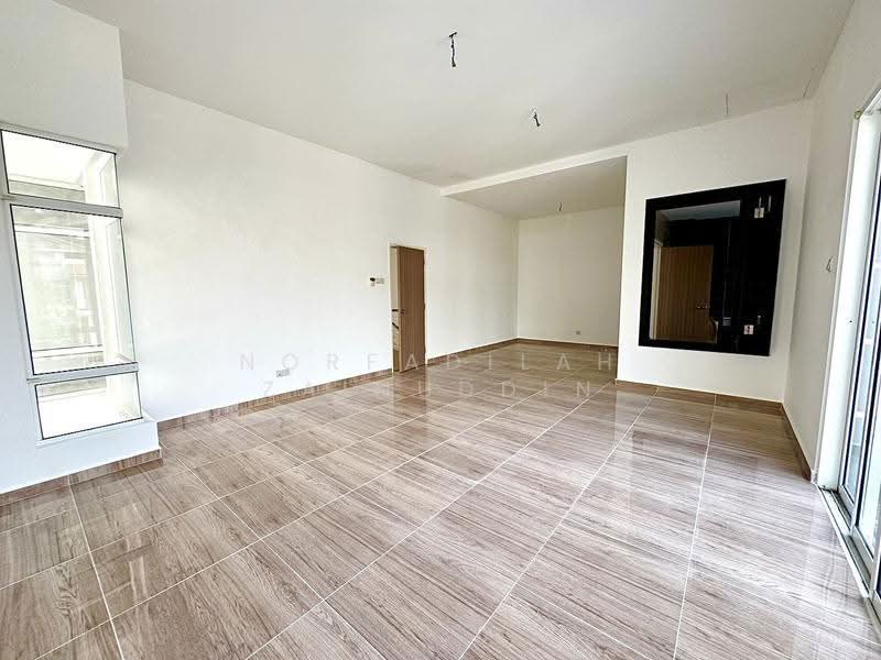 Rumah Berkembar untuk Dijual di Seksyen U10 (Shah Alam) - NORFADILAH ZAINUDDIN - Living Room - PropertyGuru.com.my