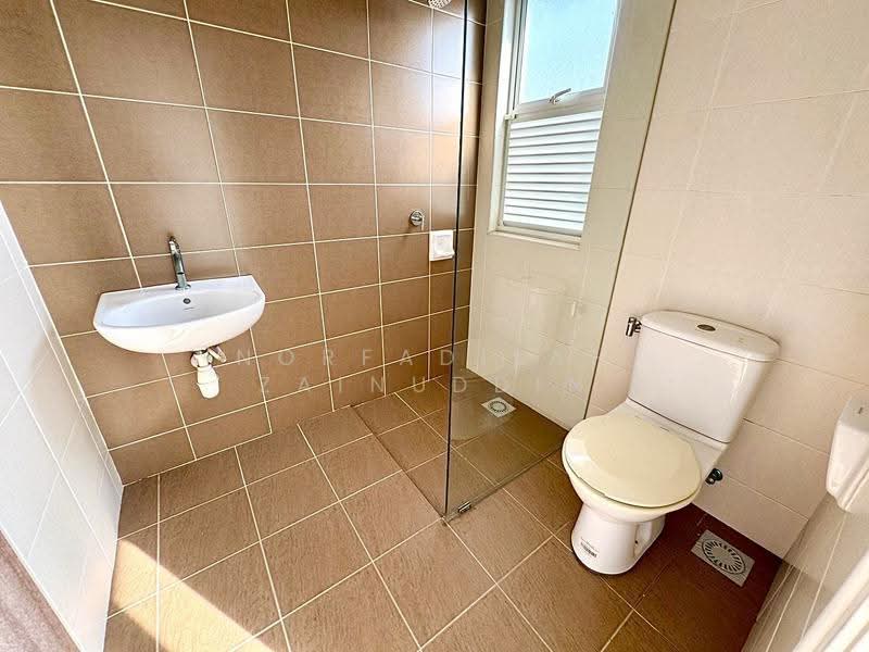 Rumah Berkembar untuk Dijual di Seksyen U10 (Shah Alam) - NORFADILAH ZAINUDDIN - Bathroom - PropertyGuru.com.my