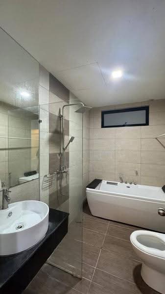 Kediaman Servis untuk Dijual di Molek Regency - Jovel Lim - Bathroom - PropertyGuru.com.my