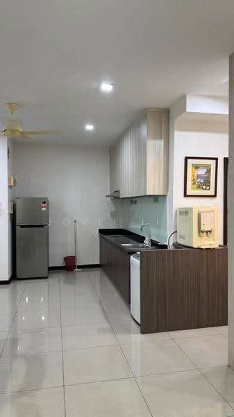 Kediaman Servis untuk Dijual di Molek Regency - Jovel Lim - Kitchen - PropertyGuru.com.my
