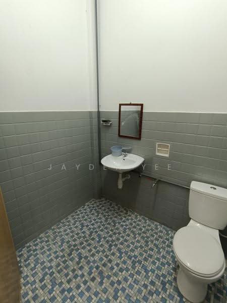 2-storey Terraced House for Sale in Taman Overseas Union (Taman Oug) (Jalan Klang Lama (Old Klang Road)) - Jayden Yee - Bathroom - PropertyGuru.com.my