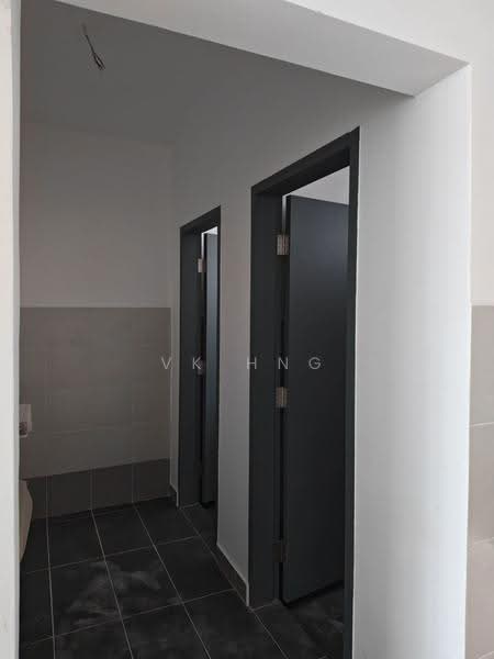 Shop / Office for Rent in Bandar Baru Permas Jaya (Permas Jaya) - VK Hng - Corridor - PropertyGuru.com.my