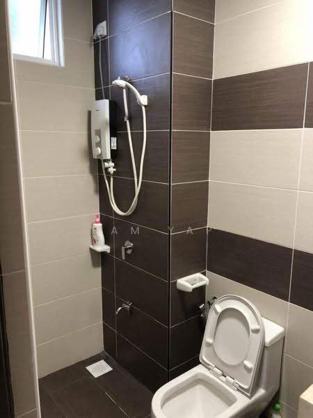 Kondominium untuk Disewa di M Condominium @ Larkin - Sam Yap - Bathroom - PropertyGuru.com.my