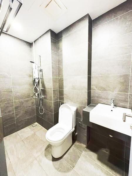 Kondominium untuk Disewa di Triuni Residences - Jerry Tan - Bathroom - PropertyGuru.com.my