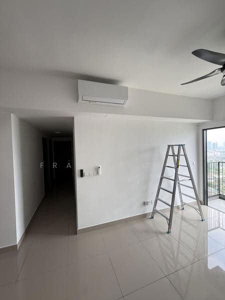 Kediaman Servis untuk Disewa di M Arisa - Frankie Ong - Corridor - PropertyGuru.com.my