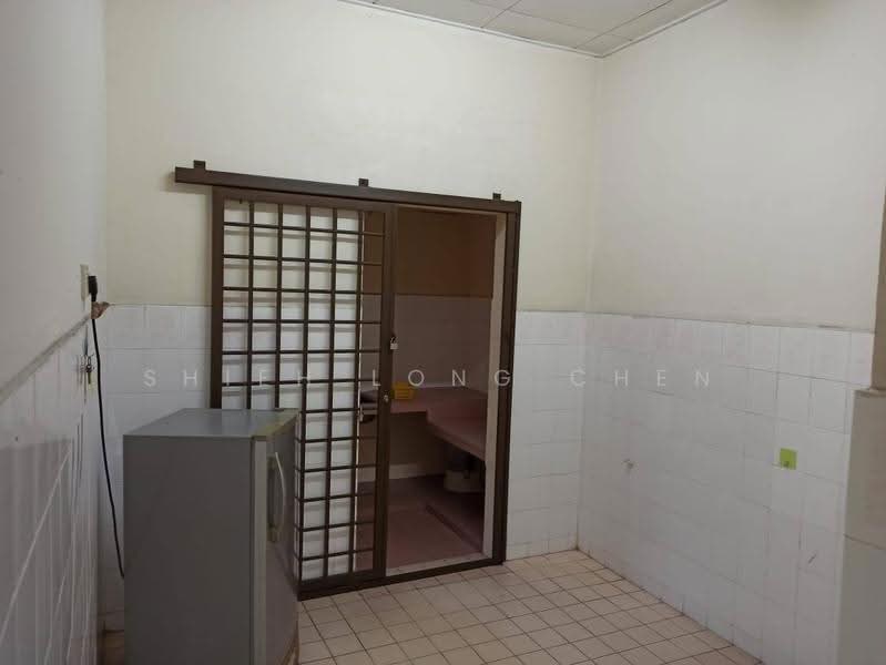 Rumah Teres 1-Tingkat untuk Dijual di Taman Puteri Wangsa (Ulu Tiram) - Shieh Long Chen - Kitchen - PropertyGuru.com.my