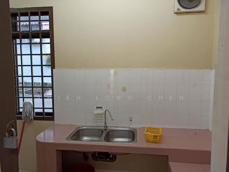 Rumah Teres 1-Tingkat untuk Dijual di Taman Puteri Wangsa (Ulu Tiram) - Shieh Long Chen - Kitchen - PropertyGuru.com.my