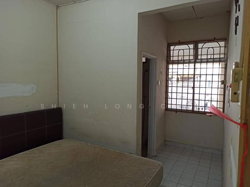 Rumah Teres 1-Tingkat untuk Dijual di Taman Puteri Wangsa (Ulu Tiram) - Shieh Long Chen - Bedroom - PropertyGuru.com.my