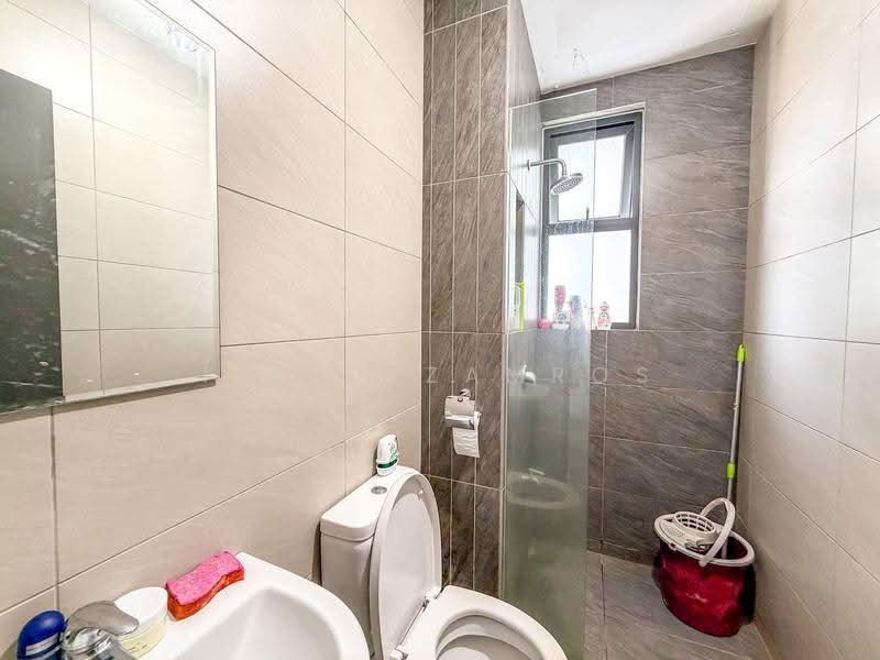 Kondominium untuk Dijual di Aura Residence - Izzat Zamros - Bathroom - PropertyGuru.com.my
