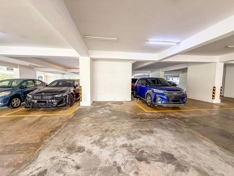 Kondominium untuk Dijual di Aura Residence - Izzat Zamros - Car Park - PropertyGuru.com.my