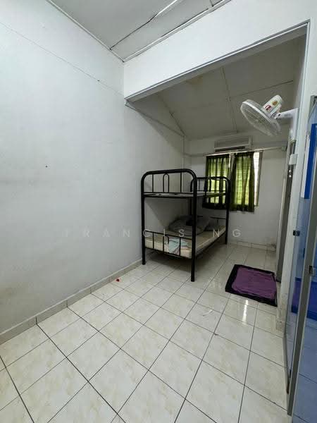 Rumah Teres 2-Tingkat untuk Dijual di Taman Impian Ehsan (Balakong) - Francis Ng - Bedroom - PropertyGuru.com.my