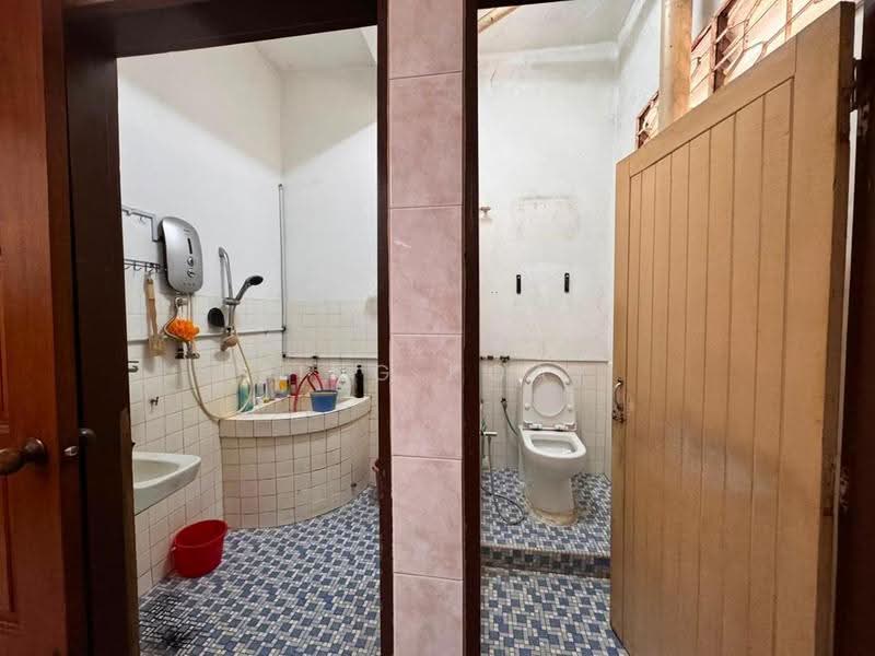 2-storey Terraced House for Sale in Taman Lip Sin (Sungai Dua) - Ping Koay - Bathroom - PropertyGuru.com.my