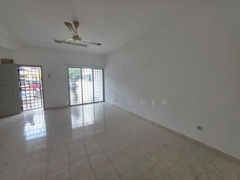 2-storey Terraced House for Sale in Taman Prima Saujana (Kajang) - James Chen - Living Room - PropertyGuru.com.my