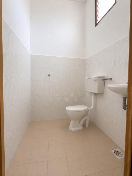 Rumah Teres 1-Tingkat untuk Dijual di Taman Gadong Jaya (Labu) - Khairul Idzwan - Bathroom - PropertyGuru.com.my