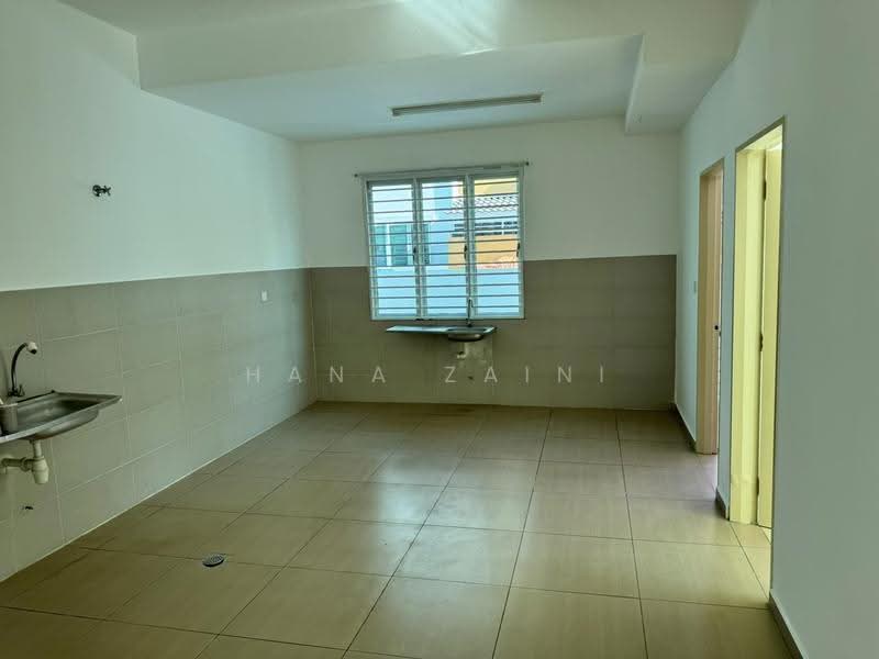 Terraced House for Sale in Bandar Sri Sendayan (Negeri Sembilan) - Hana Zaini - Kitchen - PropertyGuru.com.my