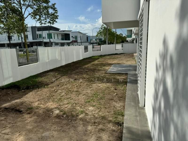 Terraced House for Sale in Bandar Sri Sendayan (Negeri Sembilan) - Hana Zaini - Exterior - PropertyGuru.com.my
