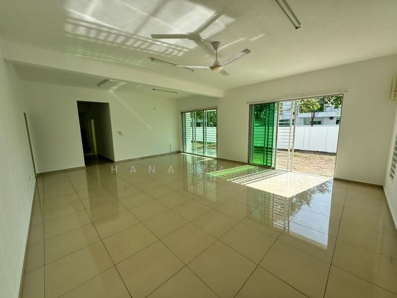 Terraced House for Sale in Bandar Sri Sendayan (Negeri Sembilan) - Hana Zaini - Living Room - PropertyGuru.com.my