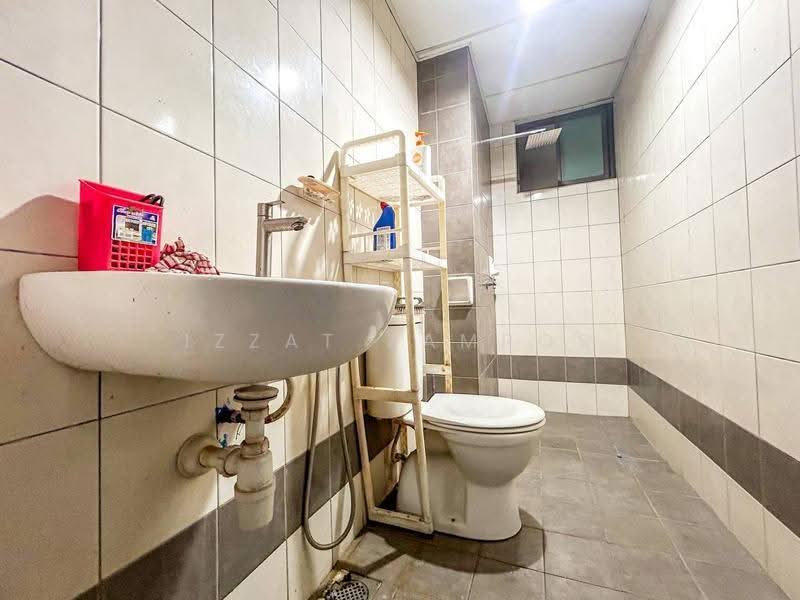 Condominium for Sale at Indah Alam (Subang Andaman) - Izzat Zamros - Bathroom - PropertyGuru.com.my