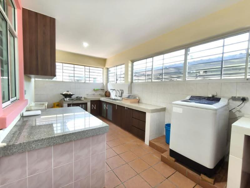 Bungalow House untuk Disewa di Kota Kinabalu (Sabah) - Junnie Kok - Kitchen - PropertyGuru.com.my