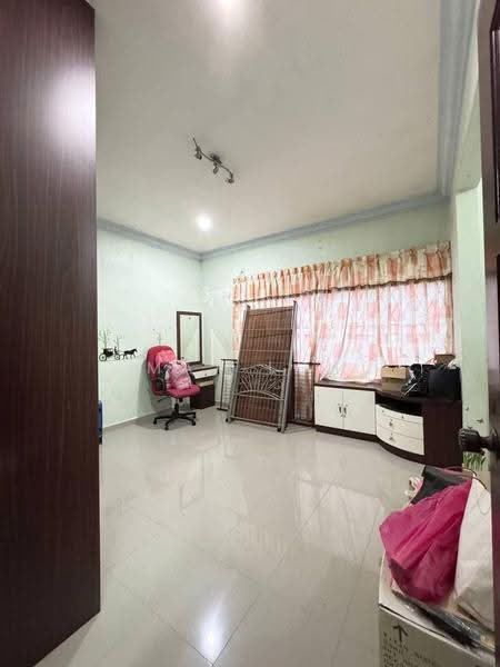 2-storey Terraced House for Sale in Taman Pelangi (Johor Bahru) - Max Loh - Bedroom - PropertyGuru.com.my