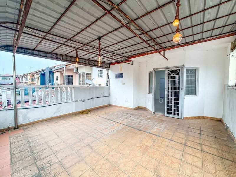 2-storey Terraced House for Sale in Kota Perdana (Seri Kembangan) - Izzat Zamros - Balcony - PropertyGuru.com.my