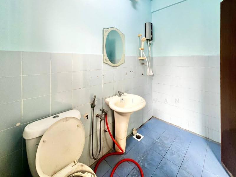 Apartment for Sale at Vista Lavender - Hazlin Miswan - Bathroom - PropertyGuru.com.my