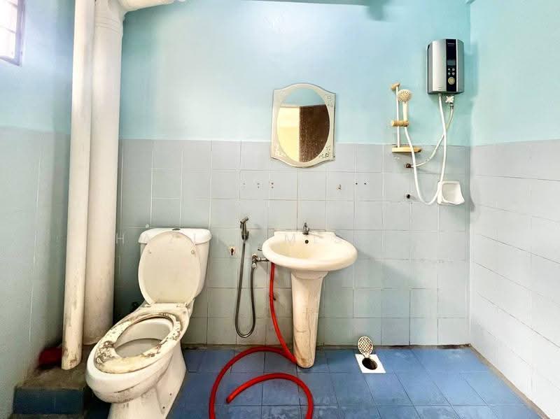 Apartment for Sale at Vista Lavender - Hazlin Miswan - Bathroom - PropertyGuru.com.my