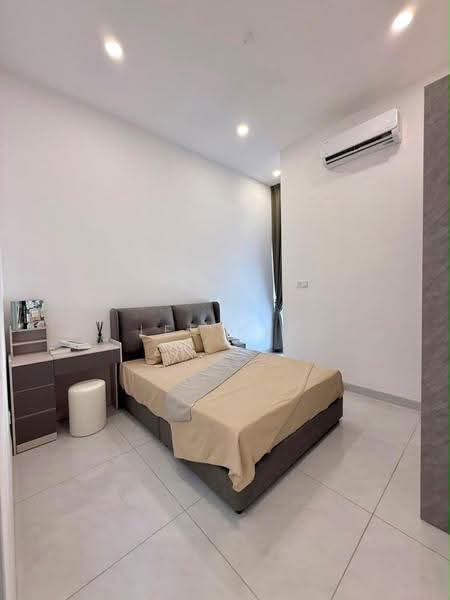 2-storey Terraced House for Sale in Batu Pahat (Johor) - Lee Kee - Bedroom - PropertyGuru.com.my