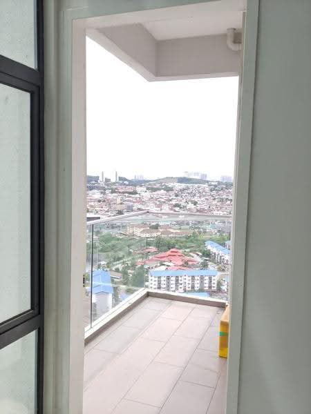 Kediaman Servis untuk Dijual di Univ 360 Place - Ron Liew - Balcony - PropertyGuru.com.my