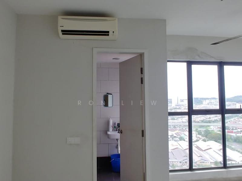 Kediaman Servis untuk Dijual di Univ 360 Place - Ron Liew - Bathroom - PropertyGuru.com.my